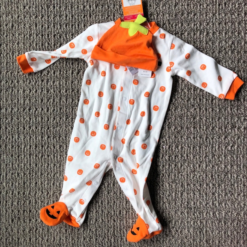 Carter’s pumpkin sleep & play - 1st Halloween 🎃